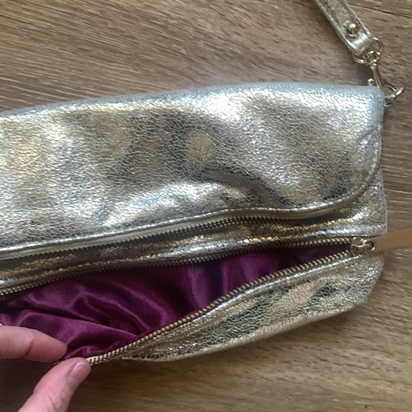 NWOT- vegan leather, gold purse or fanny pack-  brand new condition! - Picture 3 of 8